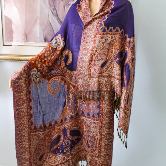 ELEGANT SILK JACQUARD STOLE - Picture 9 of 9